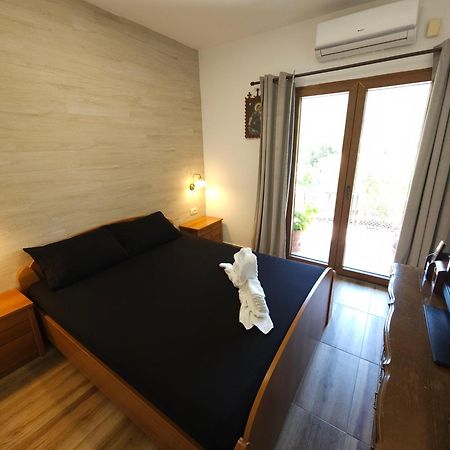 Clive Apartments โกตอร์ ภายนอก รูปภาพ