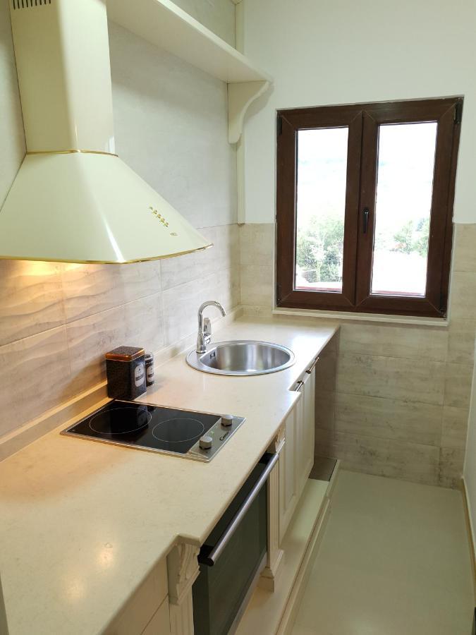 Clive Apartments โกตอร์ ภายนอก รูปภาพ