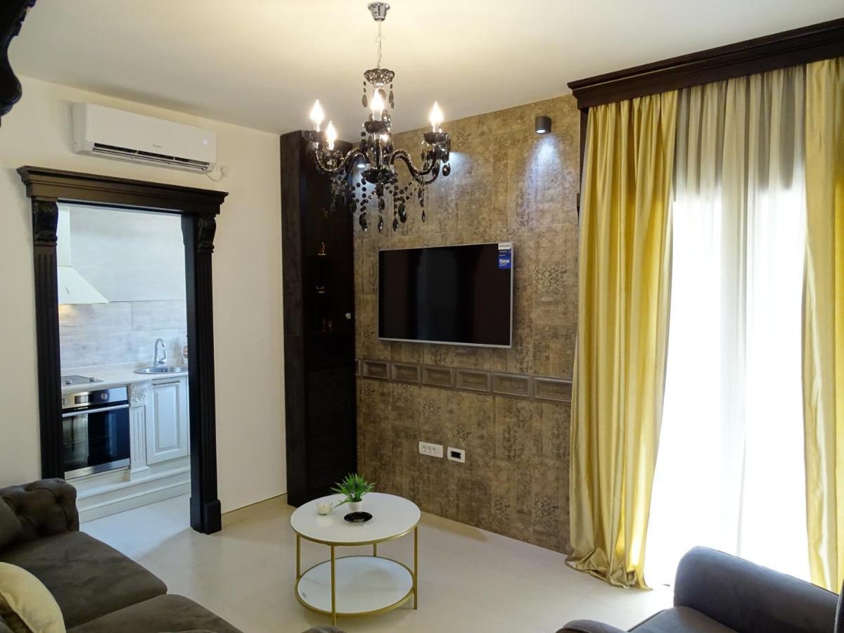 Clive Apartments โกตอร์ ภายนอก รูปภาพ