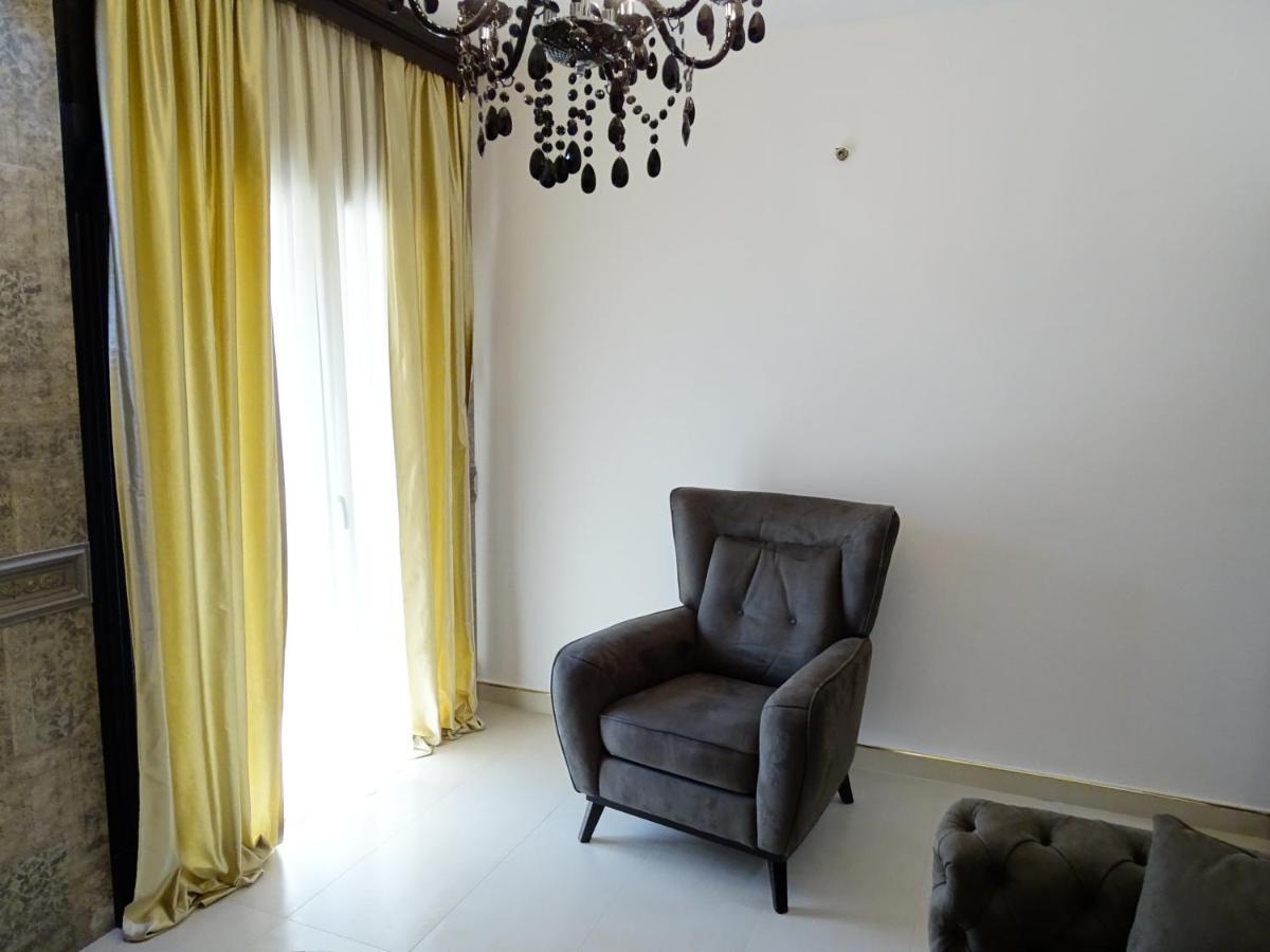 Clive Apartments โกตอร์ ภายนอก รูปภาพ
