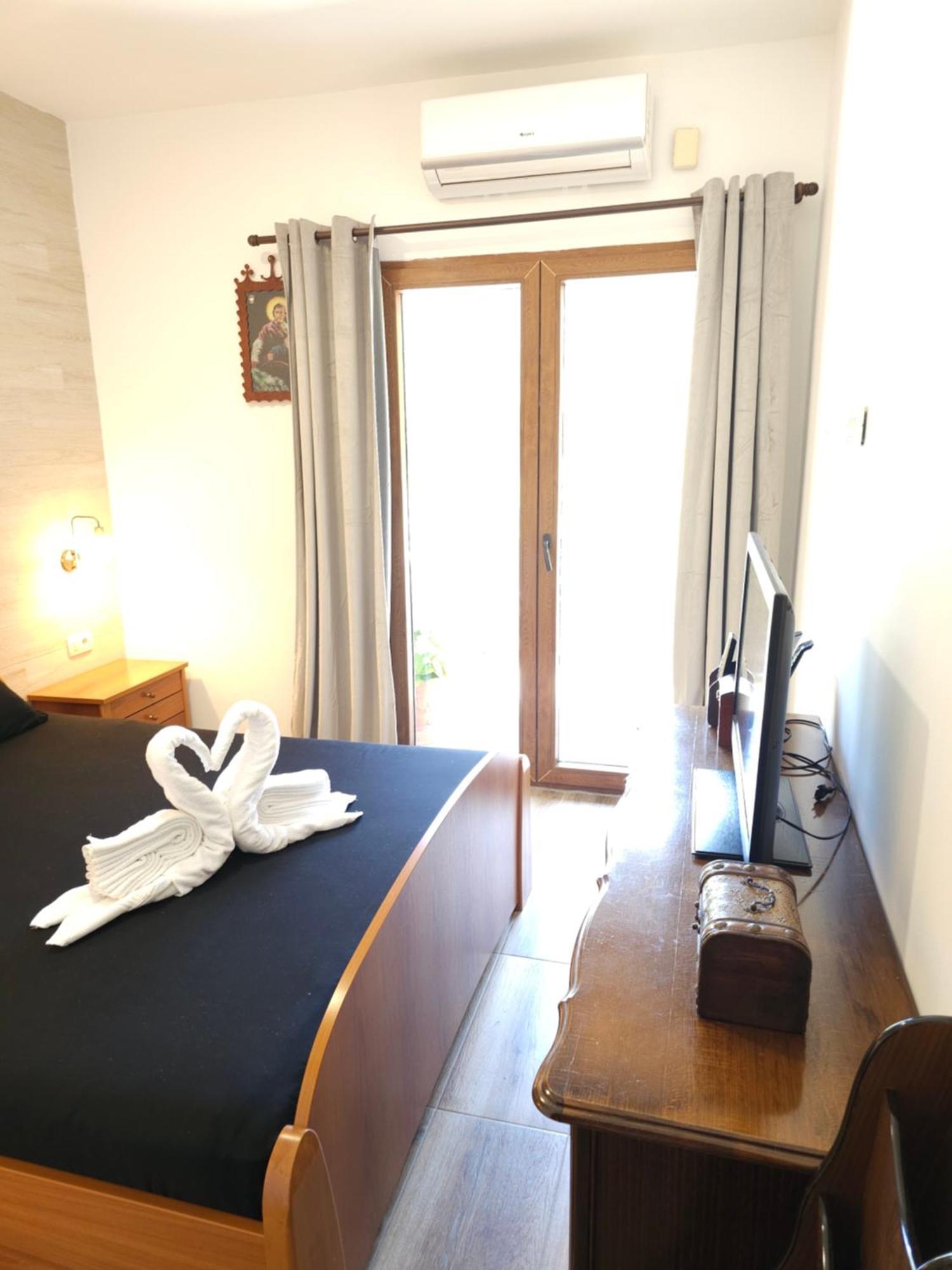 Clive Apartments โกตอร์ ภายนอก รูปภาพ