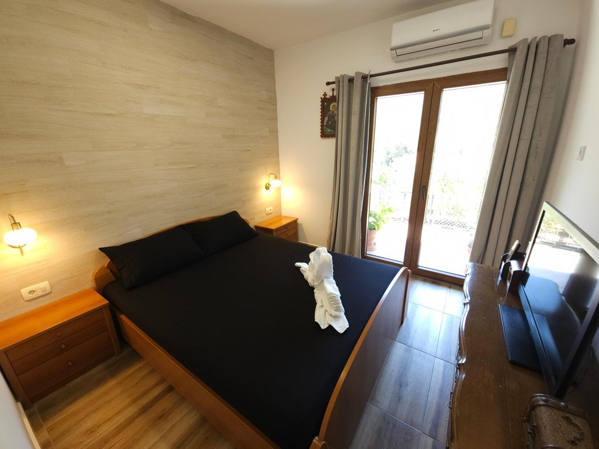 Clive Apartments โกตอร์ ภายนอก รูปภาพ