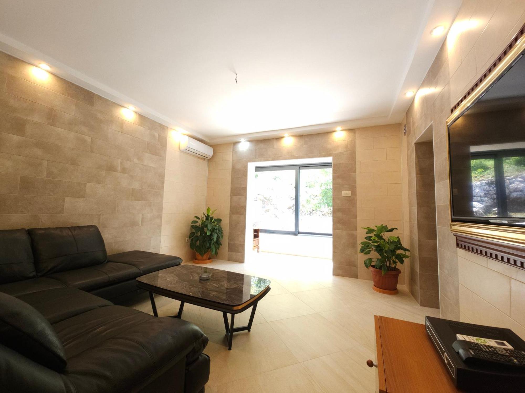 Clive Apartments โกตอร์ ภายนอก รูปภาพ
